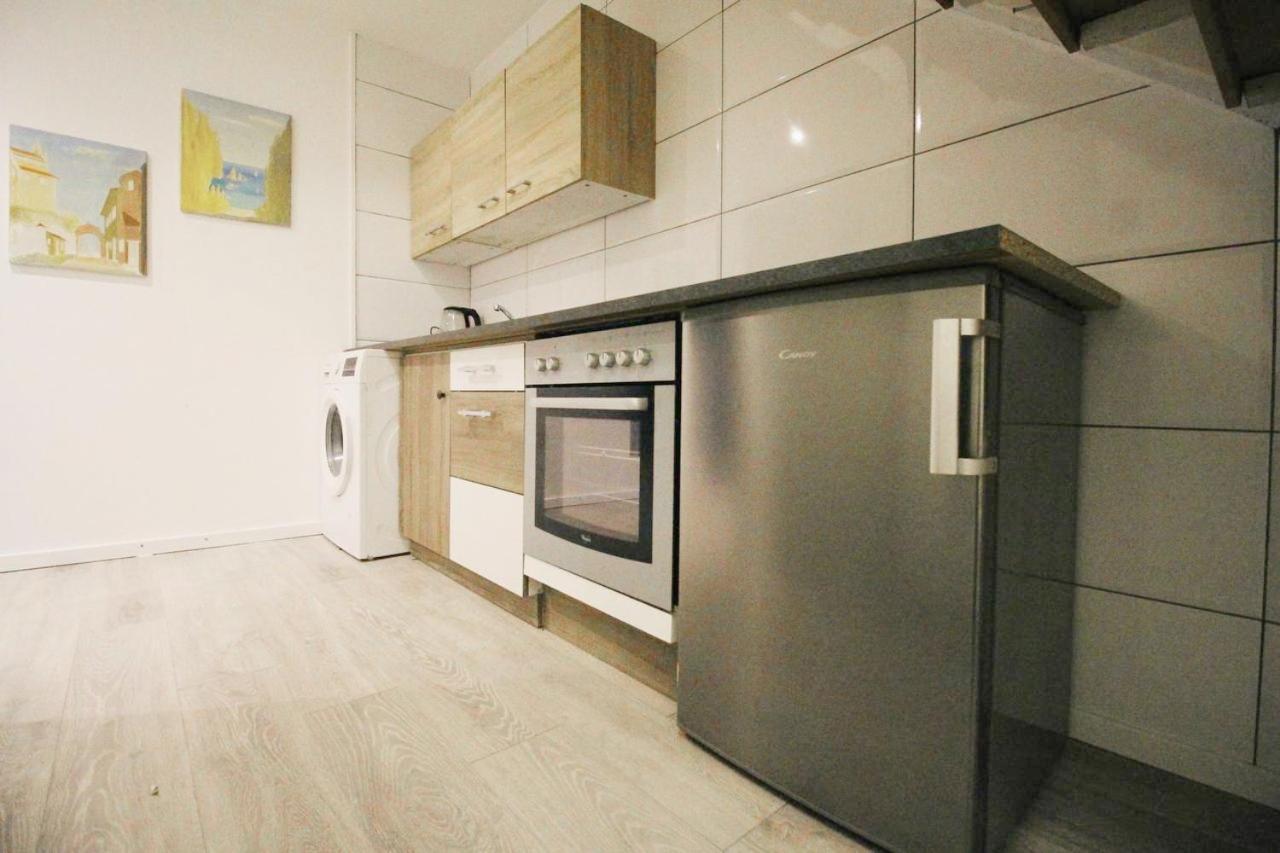וינה Comfortable Rooms In Akh Area מראה חיצוני תמונה