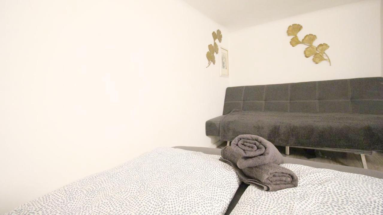 וינה Comfortable Rooms In Akh Area מראה חיצוני תמונה