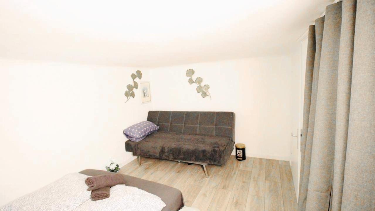 וינה Comfortable Rooms In Akh Area מראה חיצוני תמונה