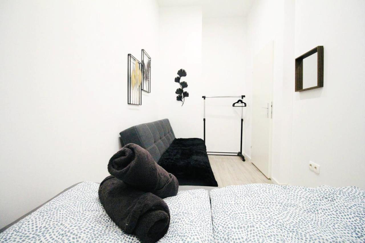 וינה Comfortable Rooms In Akh Area מראה חיצוני תמונה
