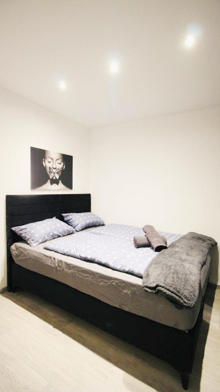וינה Comfortable Rooms In Akh Area מראה חיצוני תמונה