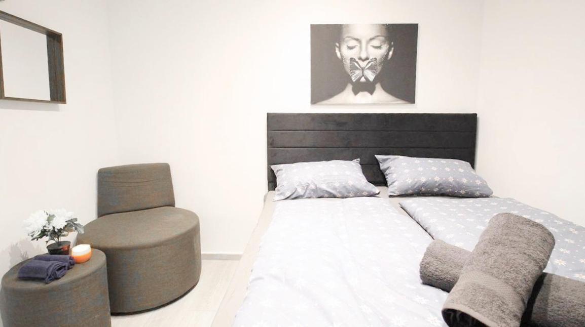 וינה Comfortable Rooms In Akh Area מראה חיצוני תמונה