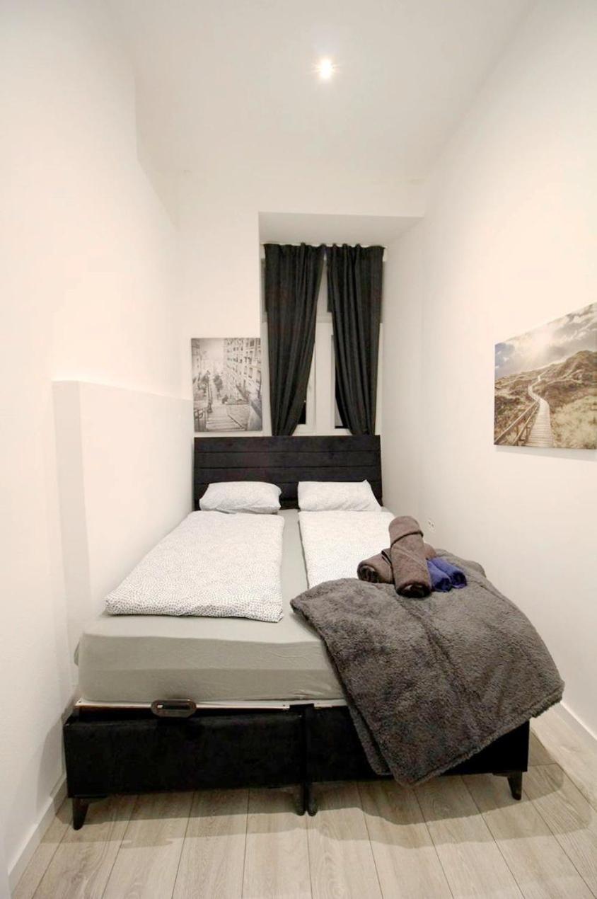וינה Comfortable Rooms In Akh Area מראה חיצוני תמונה